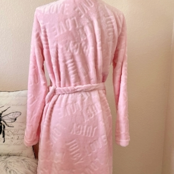 Juicy Couture - Picture 2 of 3